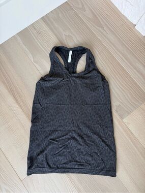 Athleta momentum Dark Charcoal Subtle Leopard Racerback Tank